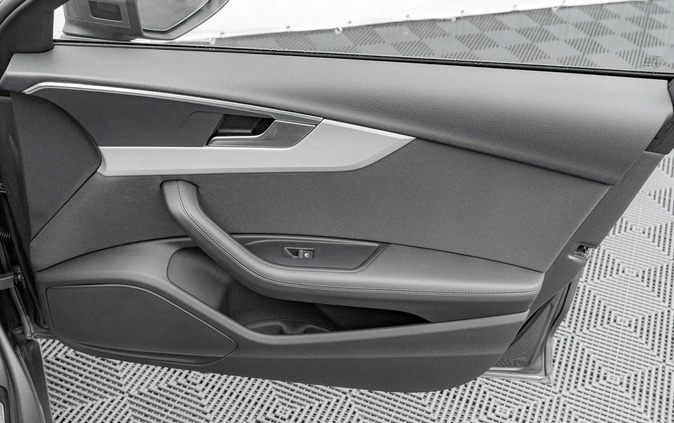 Audi A4 cena 137850 przebieg: 84444, rok produkcji 2020 z Nysa małe 781